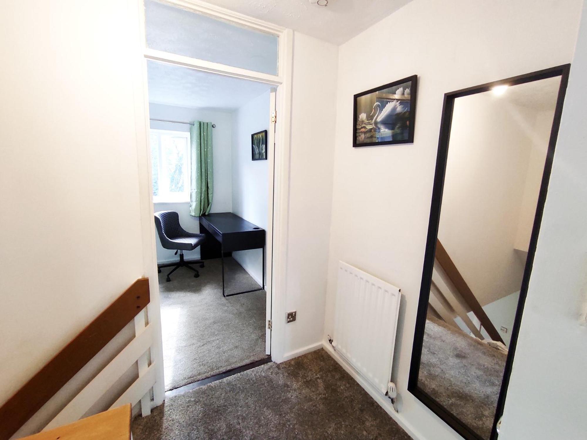 Appartamento The Swans - Two-bedroom Centre House With Parking